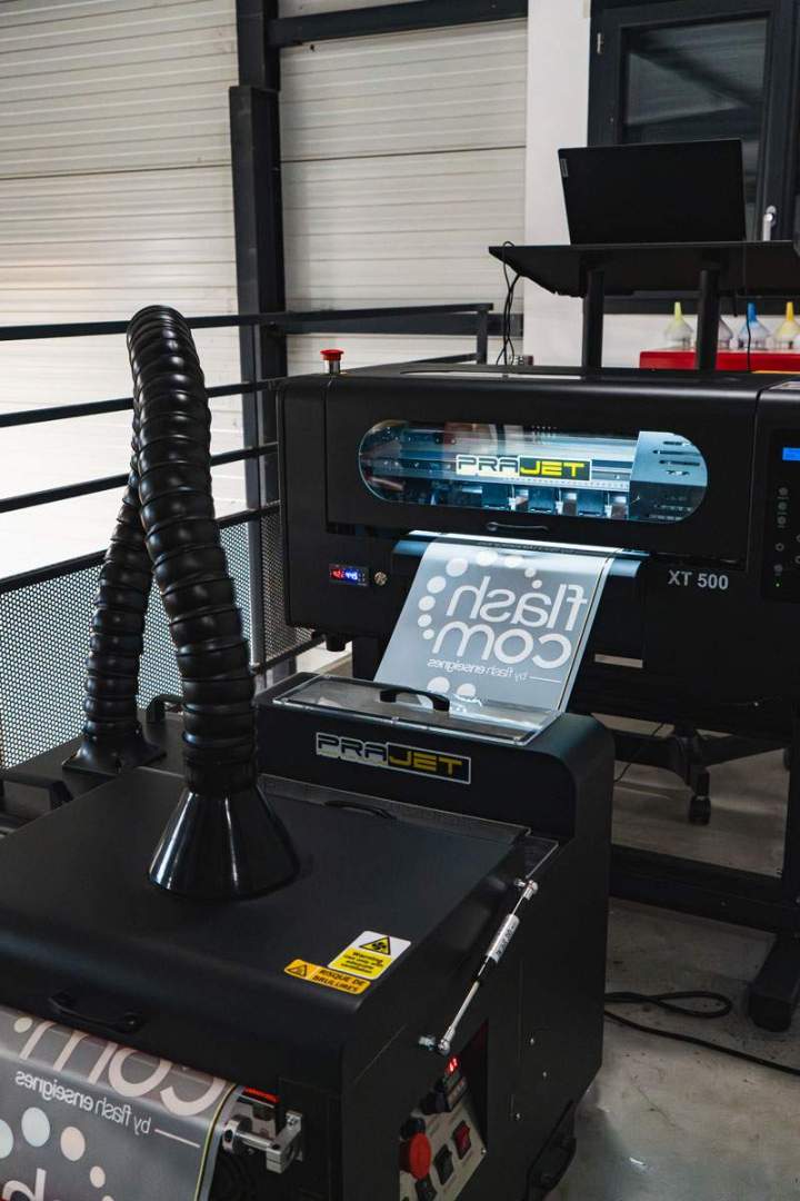 FLASH ENSEIGNE SARL 11