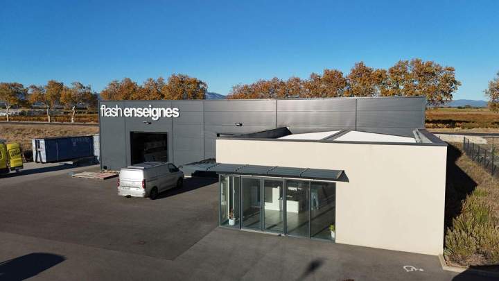 FLASH ENSEIGNE SARL 29